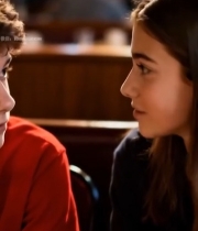  男孩女孩餐厅对视场景2607#竖屏 	 