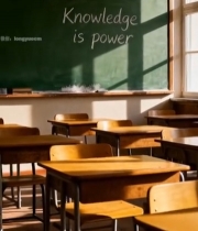  教室黑板写有知识就是力量1067#竖屏 	 