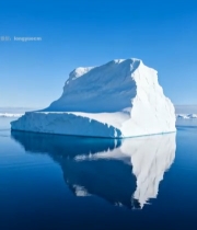  海洋上的巨大冰山3344#竖屏 	 