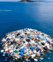  海洋上漂浮的垃圾群3332#竖屏 	 