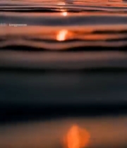  海面漂浮塑料瓶日落景象855#竖屏 	 