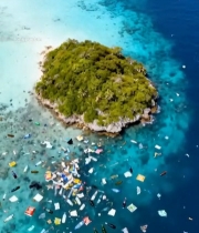  海岛周边海洋垃圾俯拍画面632#竖屏 	 