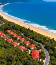  海边红顶建筑与沙滩航拍2449#竖屏 	 