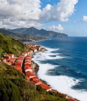  海岸边红顶房屋自然风光1243#竖屏 	 