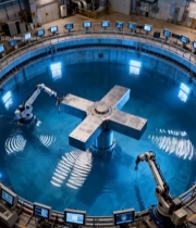  工业水池机械臂操作场景2215#竖屏 	 