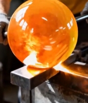  工匠手工制作玻璃器皿7725#竖屏 	 