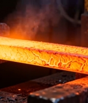  工厂内金属锻造素材6629#竖屏 	 