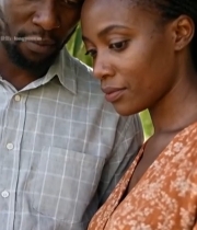  非洲男女亲密依偎场景2573#竖屏 	 