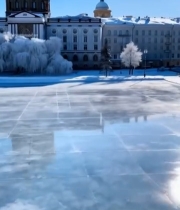  冬日结冰广场与建筑景观3930#竖屏 	 