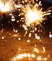  地面燃放的闪烁烟花(1)4185#竖屏 	 