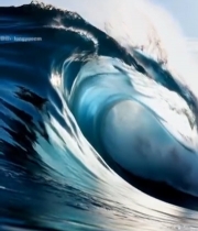  大海中翻涌的巨大浪花1544#竖屏 	 