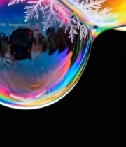  带雪花图案的彩色泡泡特写2031#竖屏 	 