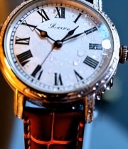  带水珠的手表特写4481#竖屏 	 