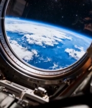  从空间站舷窗看地球1316#竖屏 	 