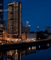  城市夜景下的圆月倒影2117#竖屏 	 