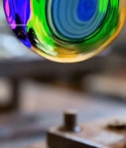  彩色玻璃工艺品制作特写1566#竖屏 	 