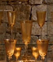  玻璃柜中金色酒杯餐具素材1596#竖屏 	 