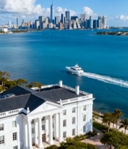  滨水豪宅与城市天际线景观5918#竖屏 	 